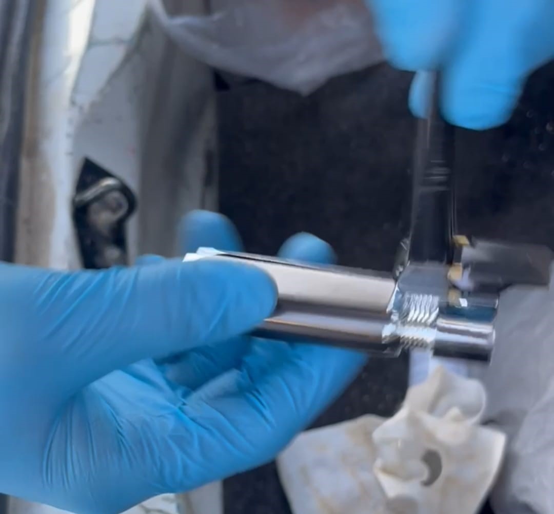 KÜTAHYA’DA YUNUS TİMLERİNCE BİR ARAÇTA UYUŞTURUCU ELE GEÇİRİLDİ