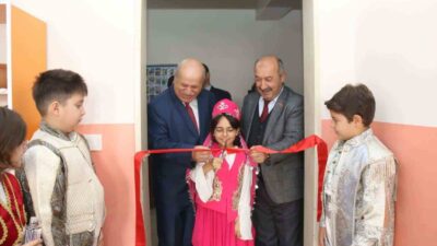 KÜTAHYA’DA "ZAMANDA YOLCULUK" İSİMLİ SERGİ AÇILDI