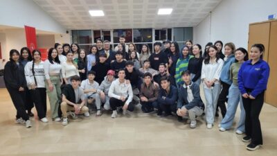 REKTÖR KIZILTOPRAK, KAZAK ÖĞRENCİLERLE BİR ARAYA GELDİ