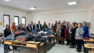 SİMAV’DA KURSİYERLERİN DİKTİĞİ MONTLAR GAZZE’YE GÖNDERİLECEK