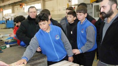 TOBB KÜTAHYA OSB MTAL ÖĞRENCİLERİ, SANAYİ BÖLGESİNDEKİ FABRİKALARI ZİYARET EDİYOR