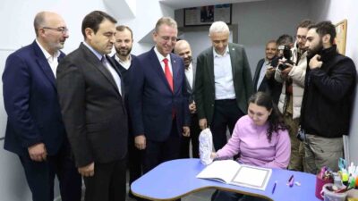 VALİ VE MİLLETVEKİLLERİ ÖZEL ÇOCUKLAR VE AİLELERİYLE BULUŞTU