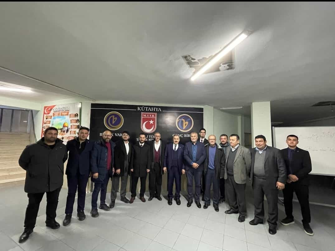 VEYSEL EROĞLU, BİRLİK VAKFINDA GENÇLERLE BİR ARAYA GELDİ