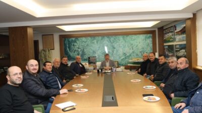 BAŞKAN AKÇADURAK, MAHALLE MUHTARLARI İLE BİR ARAYA GELDİ