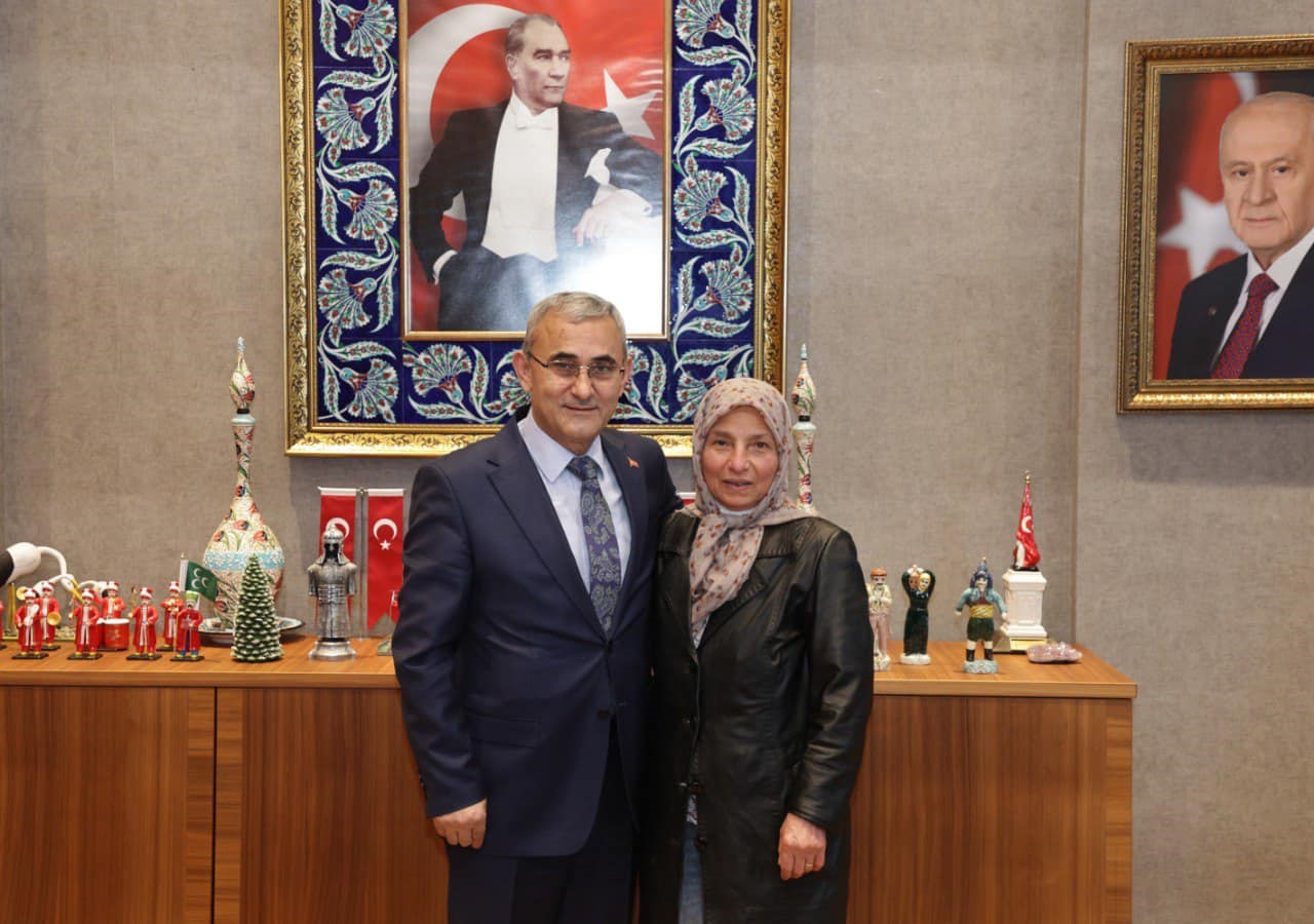 ALİM IŞIK ŞEHİT ANNESİNİ MAKAMINDA AĞIRLADI