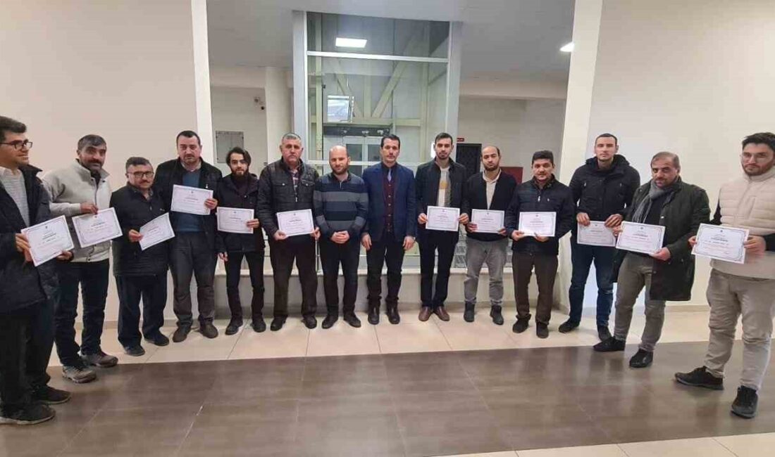 DUMLUPINAR’DA CAMİ GÖREVLİLERİNE ETKİLİ HUTBE SUNUMU SEMİNER