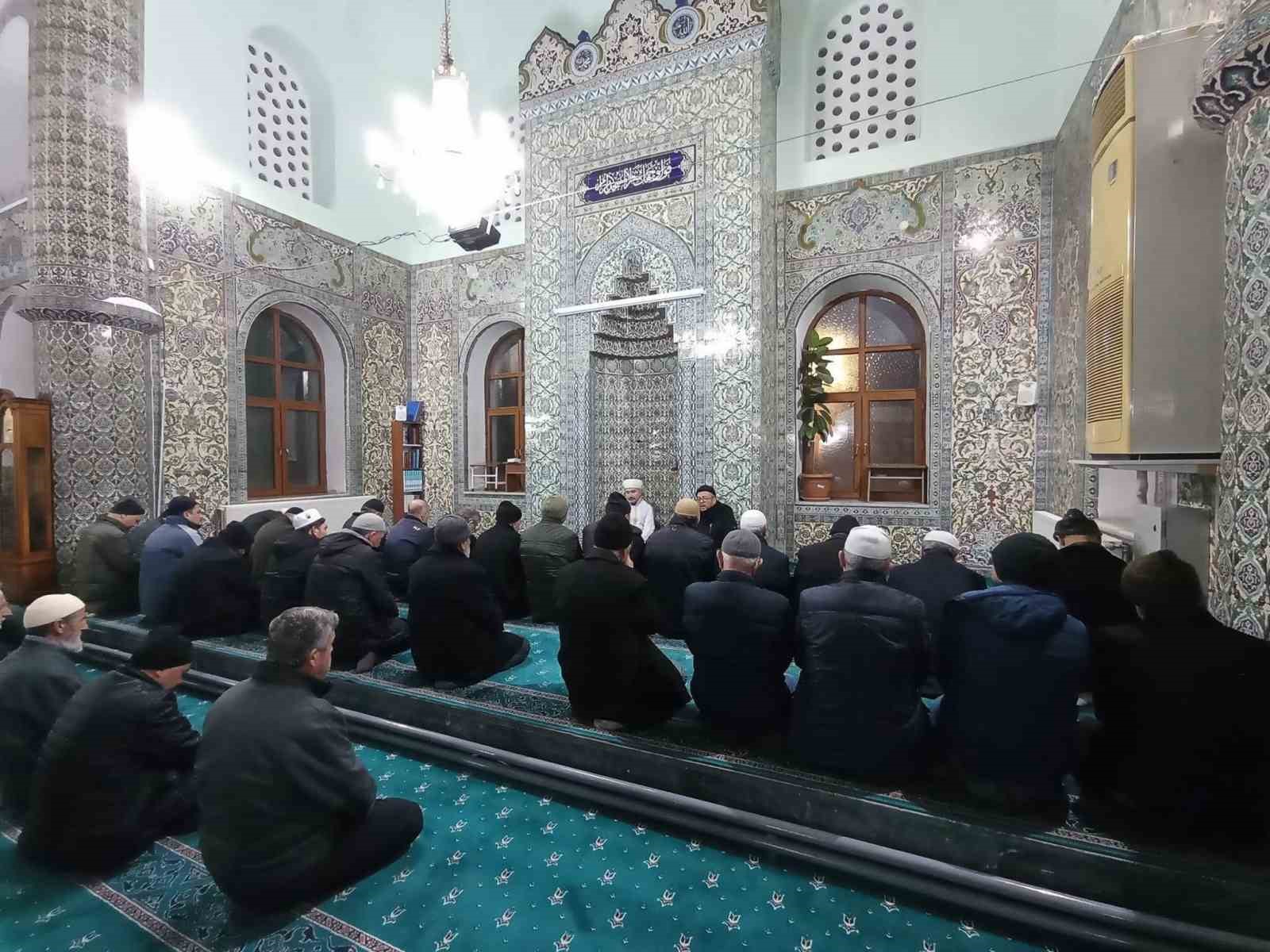 Gediz Ulu Camii’de şehitler için dua