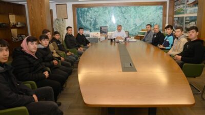 GEDİZ’DE BELEDİYE DESTEK VERİYOR, ÖĞRENCİLER ÜRETİYOR