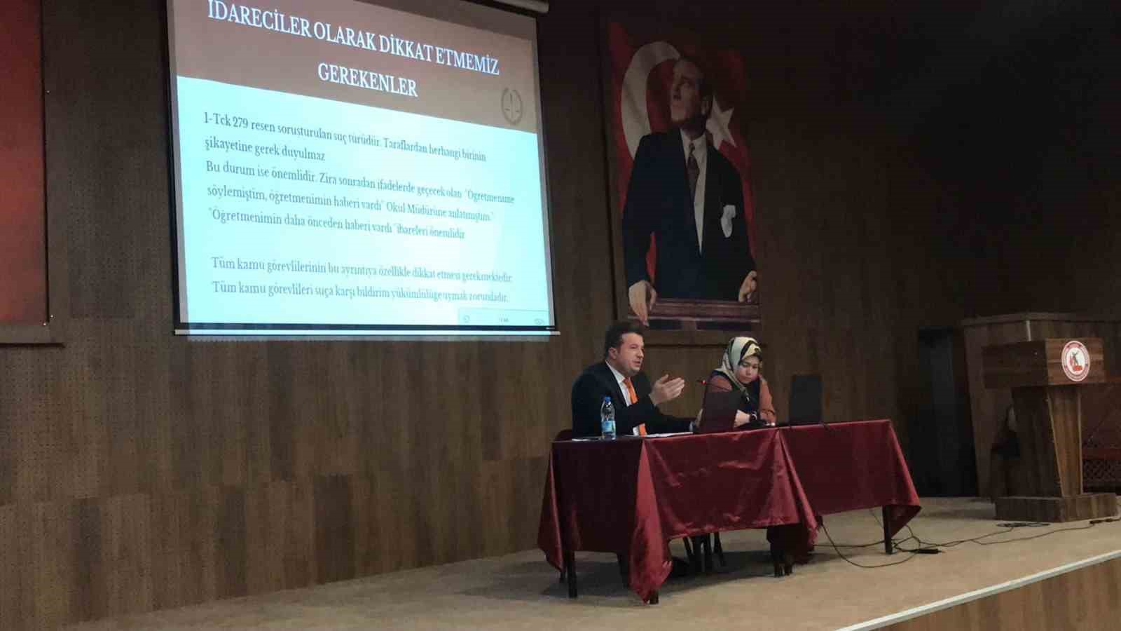 Gediz’de okul idarecileri ve PDR öğretmenlerine bilgilendirme semineri