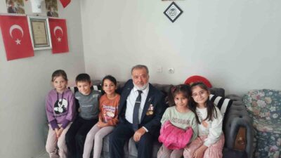 HİSARCIK CUMHURİYET İLKOKULU ÖĞRENCİLERİNDEN KIBRIS GAZİSİNE ZİYARET