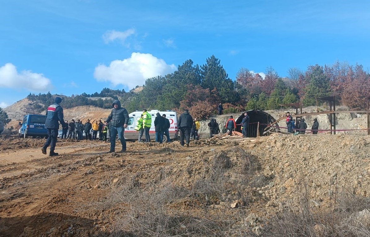 Kütahya Tavşanlı’daki maden ocağında göçük, 1 işçi toprak altında kaldı