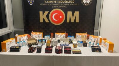 KÜTAHYA’DA BİR ARAÇTA KAÇAK CİNSEL GÜCÜ ARTIRICI İLAÇLAR ELE GEÇİRİLDİ