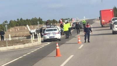 KÜTAHYA'DA İKİ OTOMOBİL ÇARPIŞTI: 7 YARALI