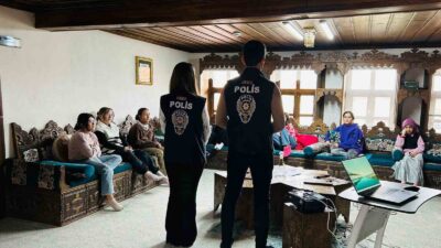 KÜTAHYA’DA ÖĞRENCİ VE ÖĞRETMENLERE SİBER GÜVENLİK EĞİTİMİ