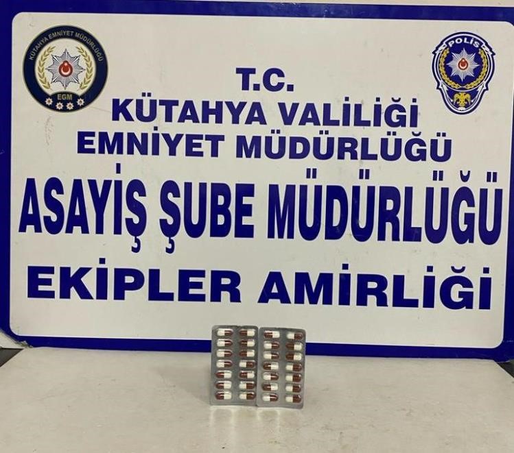 Kütahya’da polisin Bölge Uygulamasında uyuşturucu hap ele geçirildi