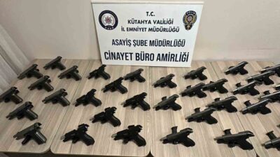 KÜTAHYA’DA SİLAH TACİRİ 37 KURUSIKI TABANCA İLE YAKALANDI KURUSIKI TABANCALARIN