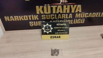 KÜTAHYA’DA YABANCI UYRUKLU 2 ŞAHSIN ÜZERİNDE UYUŞTURUCU ELE GEÇİRİLDİ