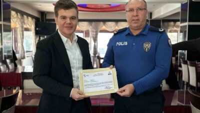 SİMAV KAYMAKAMI KARALOĞLU’DAN ZEHİR TACİRLERİNİ YAKALAYAN POLİSLERE BAŞARI BELGESİ