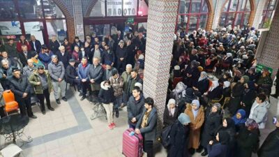 SİMAV’DA 35 UMRECİ DUALARLA KUTSAL TOPRAKLARA UĞURLANDI