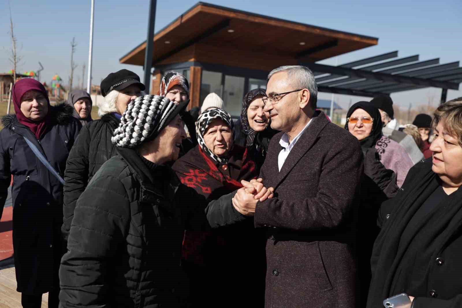 Başkan Alim Işık emekli polis eşleriyle buluştu