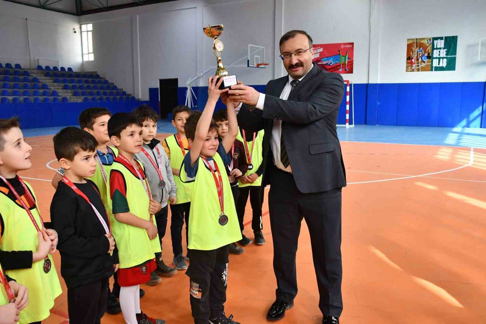 Emet Belediyesinden futsal turnuvası