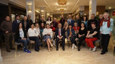 BAŞKAN IŞIK FARKLI ŞEHİRLERDEN SANATÇILARLA BİR ARAYA GELDİ