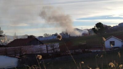 GEDİZ’DE HURDALIK YANGINI