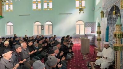 GEDİZ’DE UMRECİLER DUALARLA UĞURLANDILAR