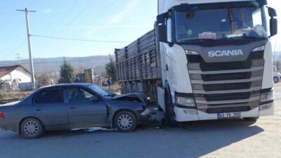 HİSARCIK’TA TRAFİK KAZASI: 4 YARALI