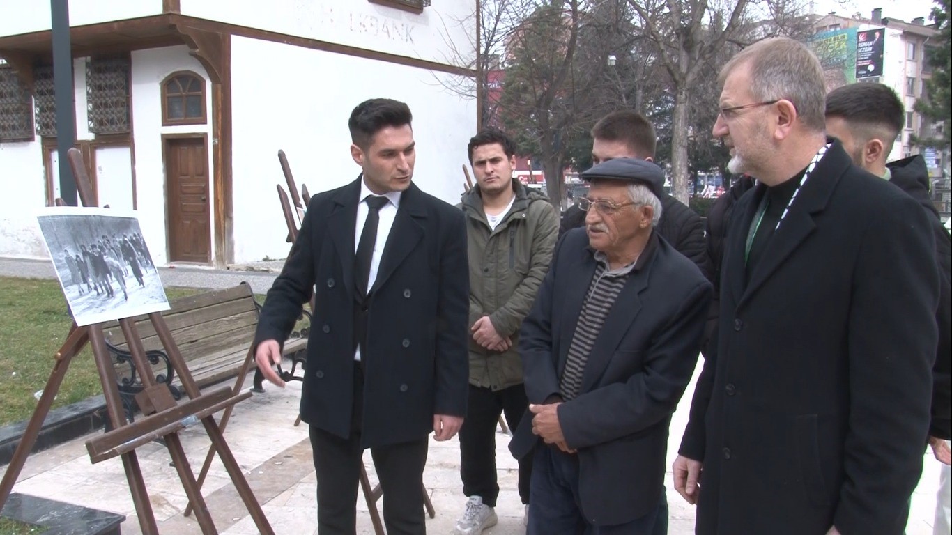 Hocalı katliamı, Kütahya’da fotoğraf sergisi ile anıldı