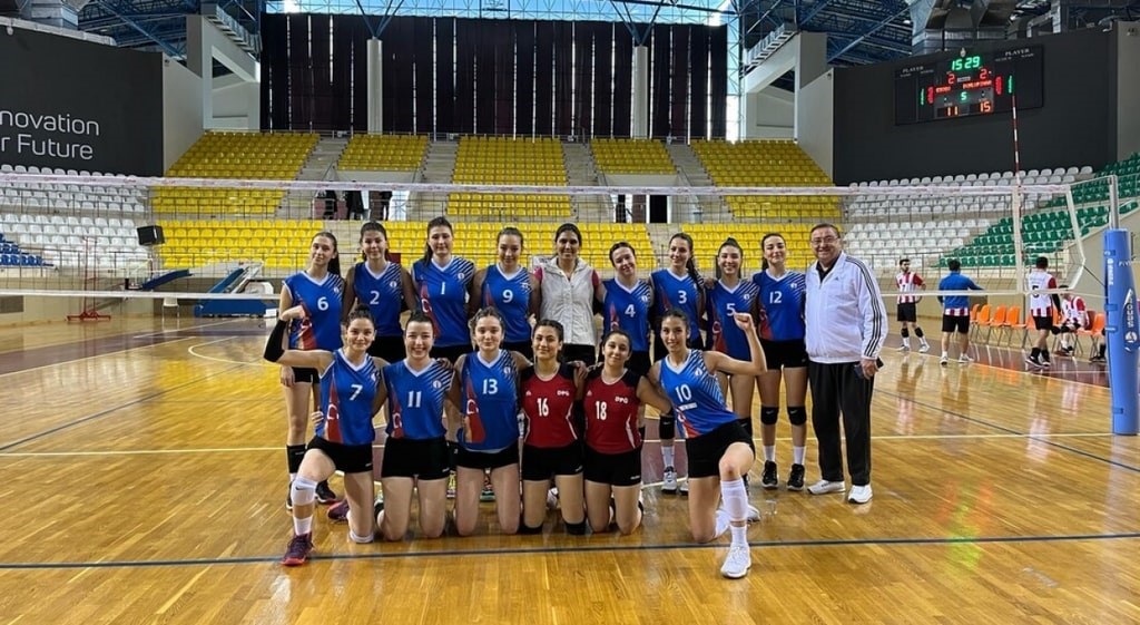 DPÜ KADIN VOLEYBOL TAKIMINDAN