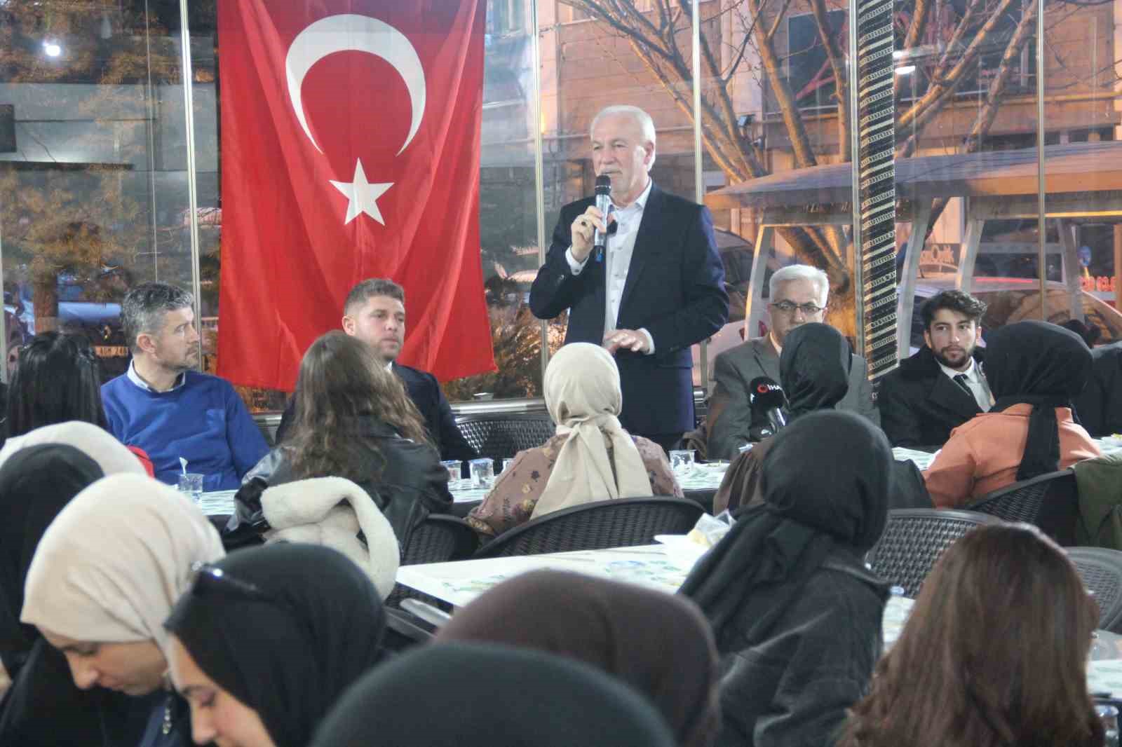 Kamil Saraçoğlu: “Öğrenci dostu bir belediye başkanıydım, bundan sonra öyle olacağım”