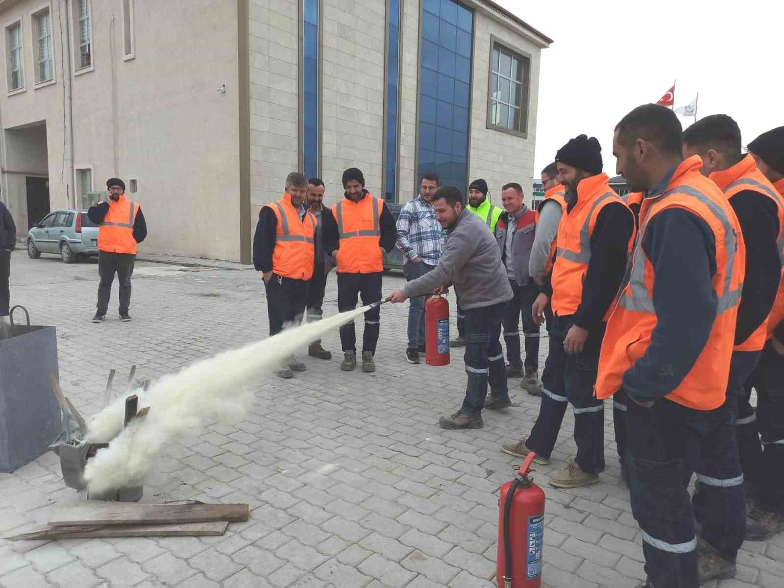 Kütahya 30 Ağustos OSB personeline temel yangın eğitimi