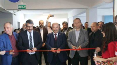 KÜTAHYA LİSESİNDE BİLİM FUARI AÇILDI