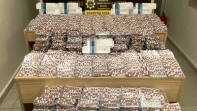 DURDURULAN OTOBÜSTEKİ 18 YAŞINDAKİ YOLCUNUN VALİZİNDE YAPILAN ARAMADA, 26 BİN