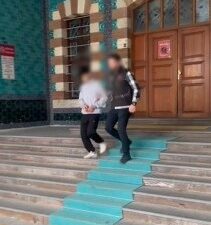 KÜTAHYA'DA VALİZİNDE BİNLERCE SENTETİK ECZA ELE GEÇİRİLEN ŞAHIS TUTUKLANDI