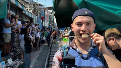 SİMAVLI GENÇ ZEYBEK OYNAYARAK DÜNYAYI GEZİYOR