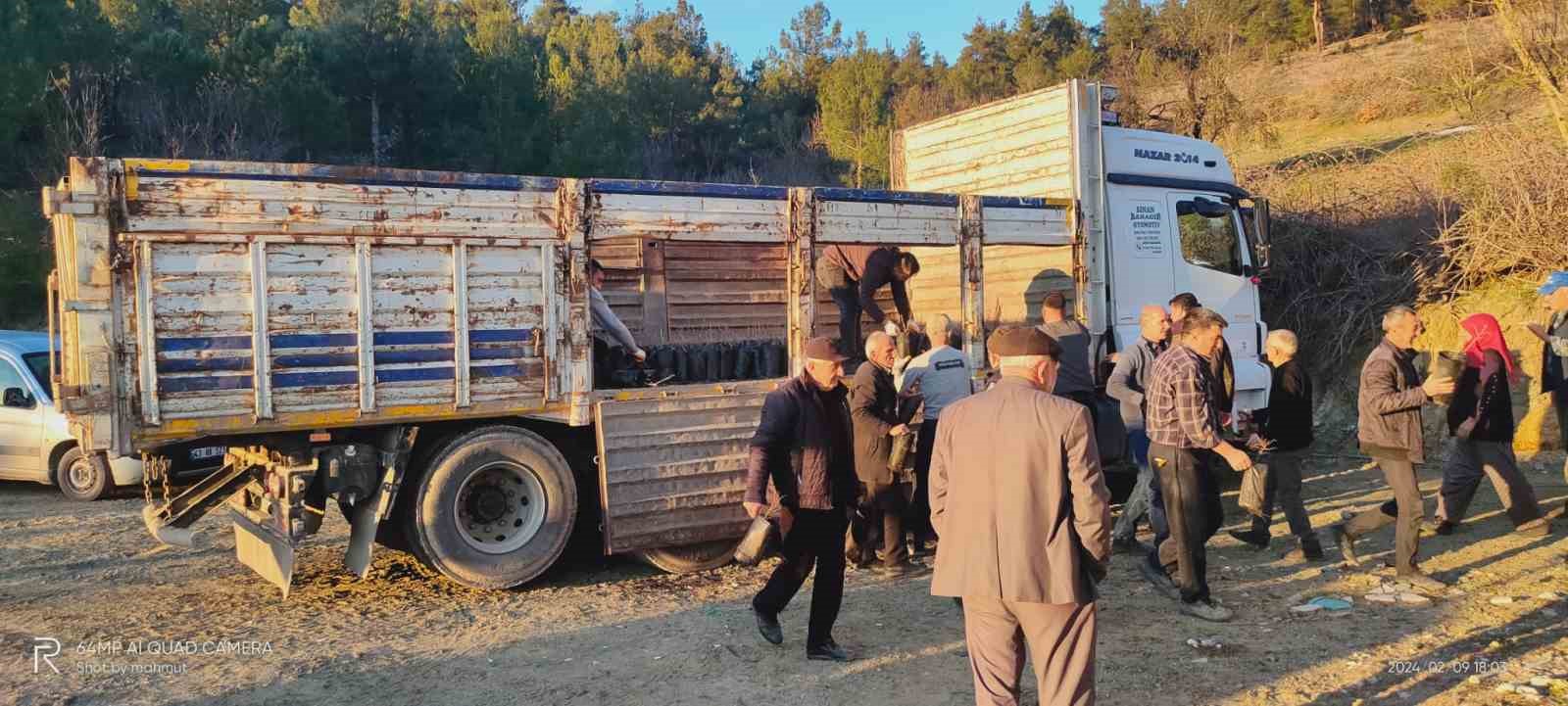 Tavşanlı’da köylülere 750 hünnap fidanı dağıtıldı