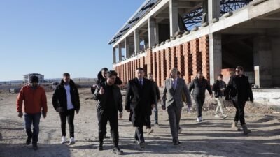 VALİ IŞIN AKKENT MAHALLESİ'NDEKİ SPOR YATIRIMLARINI İNCELEDİ