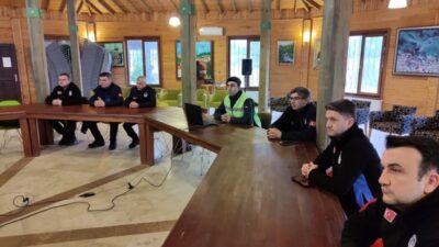 GEDİZ’DE ZABITA EKİPLERİNE TRAFİK EĞİTİMİ