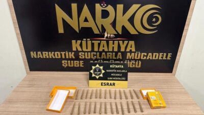 KÜTAHYA’DA ARACINDA UYUŞTURUCU BULUNAN ŞAHIS TUTUKLANDI