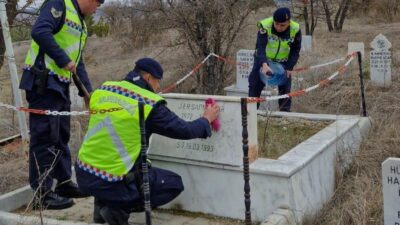 ÇAVDARHİSAR’DA ŞEHİT ER SADIK UÇAR’IN MEZARININ BAKIMI YAPILDI
