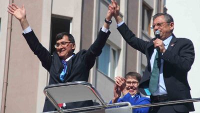 CUMHURİYET HALK PARTİSİ (CHP) GENEL BAŞKANI ÖZGÜR ÖZEL, TÜM CHP’Lİ