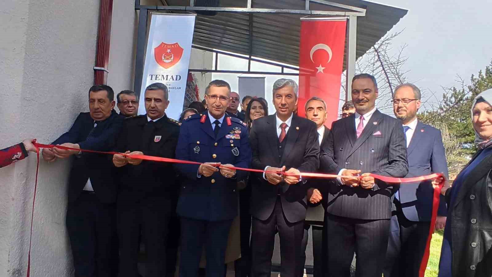 Emekli Astsubaylar Derneği Kütahya Şubesi yeni hizmet binasında