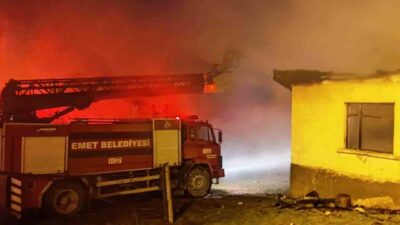 EMET’TE TEK KATLI EV ALEVLERE TESLİM OLDU
