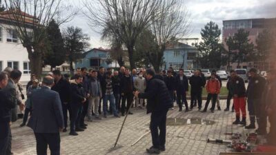 GEDİZ’DE ÖĞRETMENLERE YANGIN EĞİTİMİ