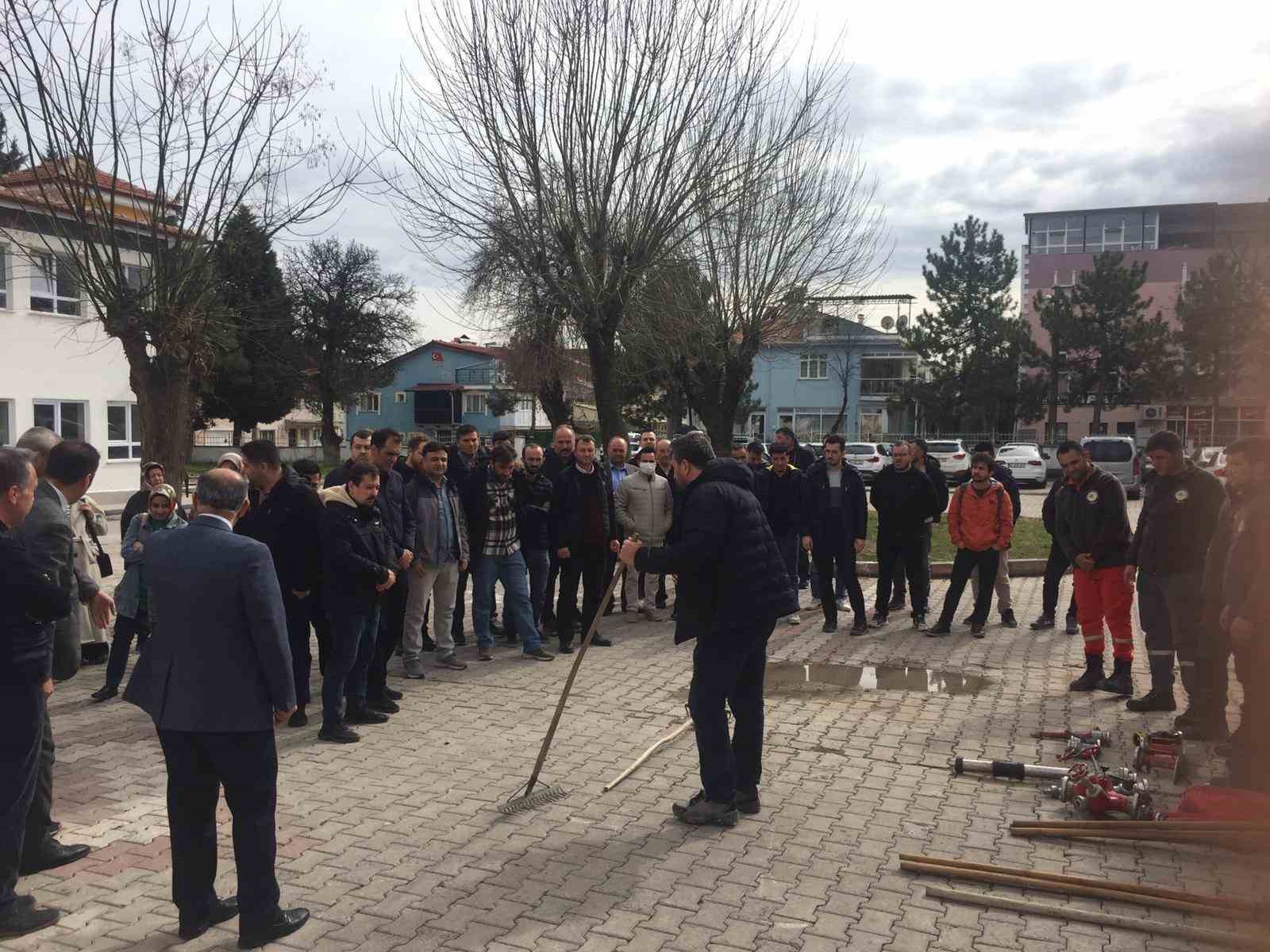 Gediz’de öğretmenlere yangın eğitimi