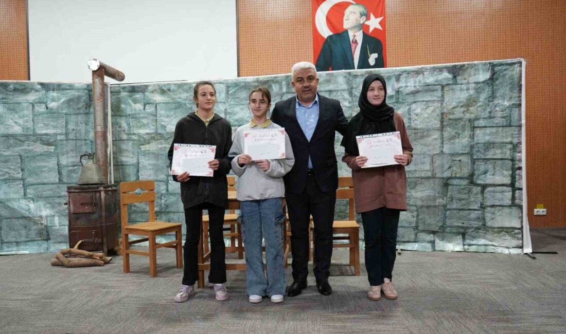 HİSARCIK'TA DERECEYE GİREN ÖĞRENCİLER ÖDÜLLENDİRİLDİ