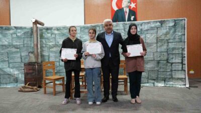 HİSARCIK'TA DERECEYE GİREN ÖĞRENCİLER ÖDÜLLENDİRİLDİ