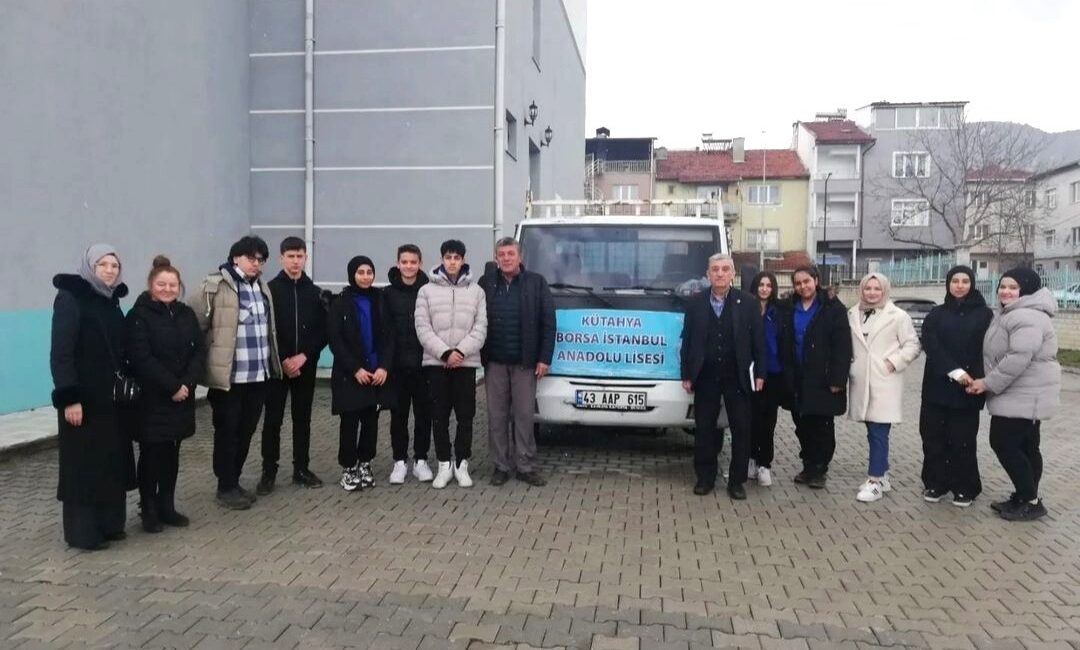 KÜTAHYA BORSA İSTANBUL ANADOLU LİSESİNDEN İHTİYAÇ SAHİBİ AİLELERE RAMAZAN ERZAK